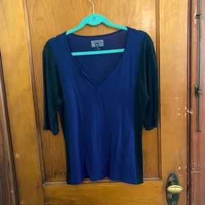 Converse blue/black top